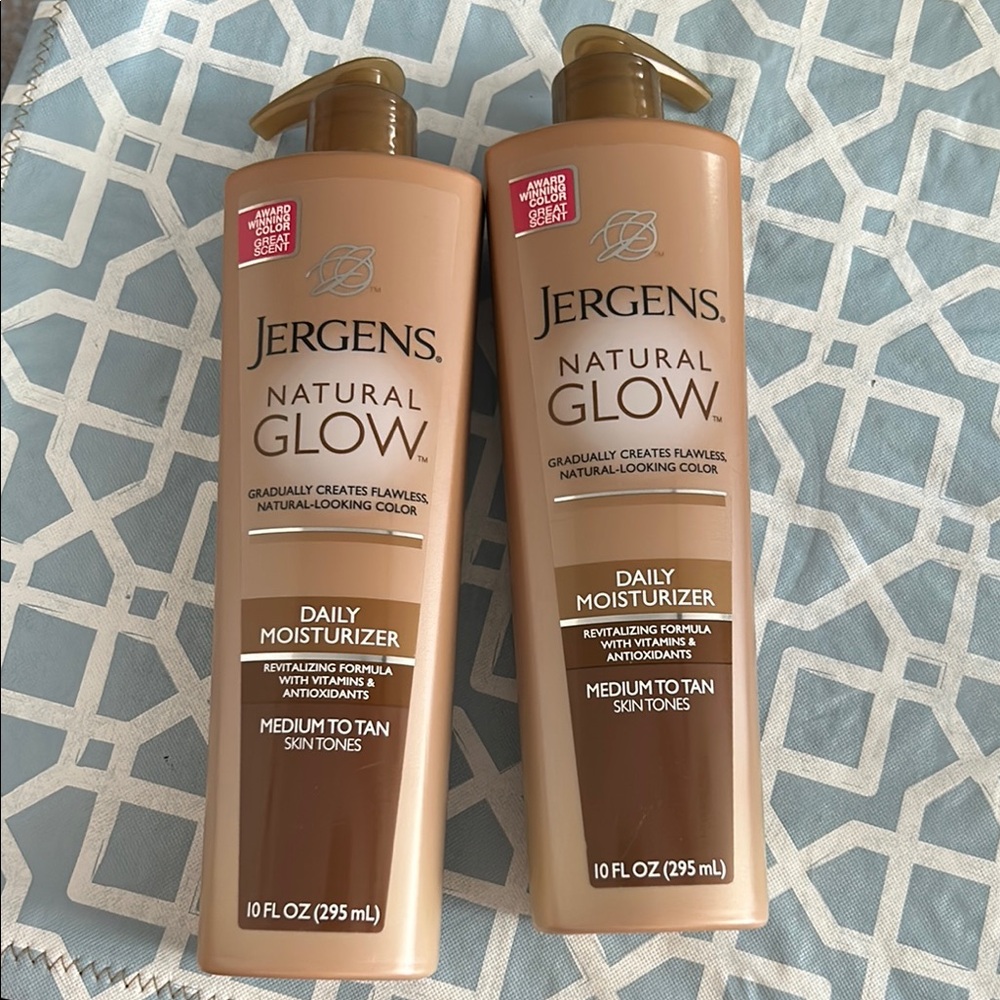 NWT 2x Jergens Natural Glow Tan Moisturizer with Gradual Self-Tanning